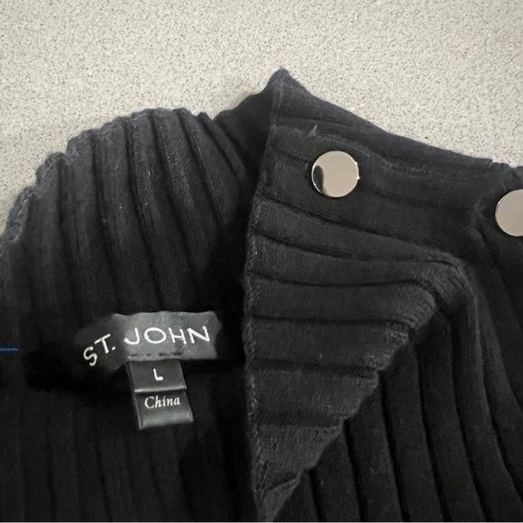 Ship Dec 4 St. John Sleeveless Mock Turtleneck Sweater Decorative Metal Buttons - Picture 8 of 10